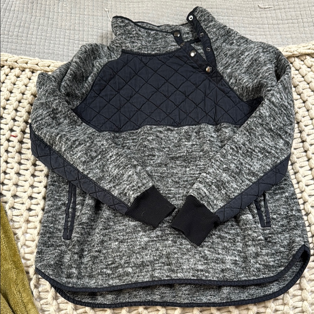 Gray And Black Quilted Pullover Fleece